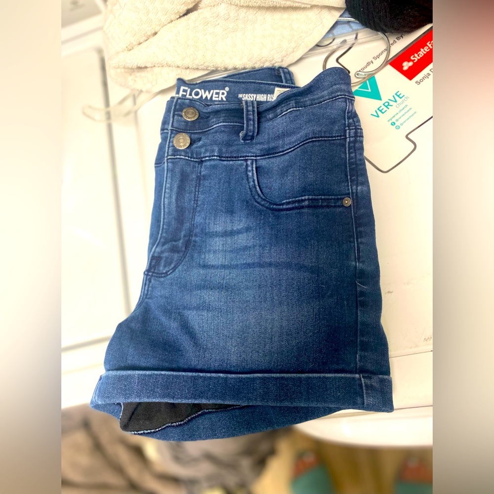Wallflower Jr size 5 shorts